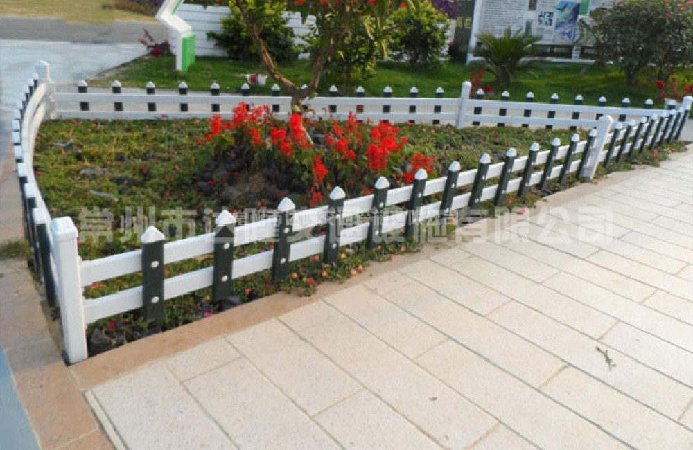 PVC草坪護(hù)欄